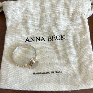 Anna Beck ring